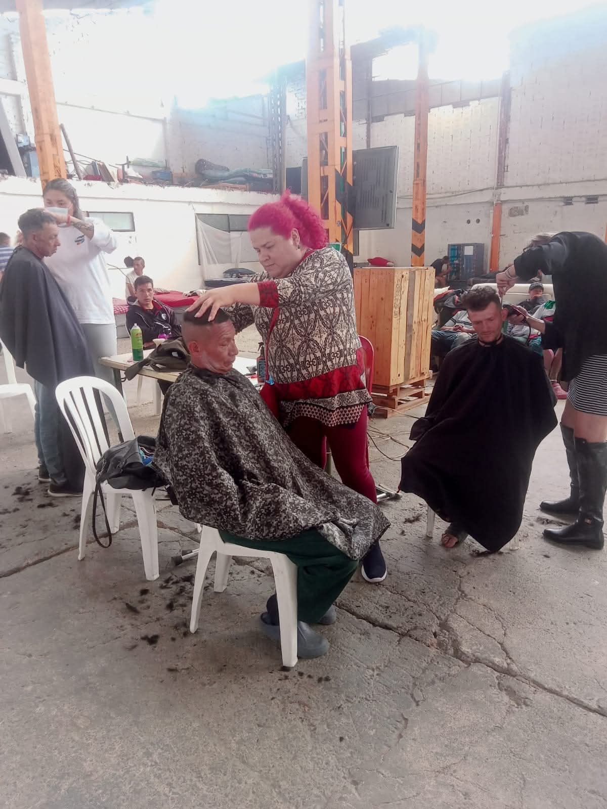 Jornada solidaria de cortes de cabello para población vulnerable